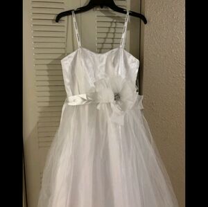 David's Bridal White Wedding Dress with Floral Detail size 4 NWT